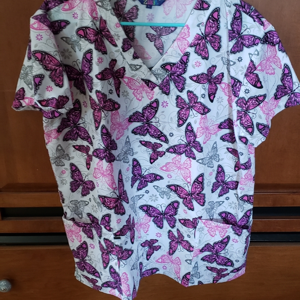 Butterfly print scrub top